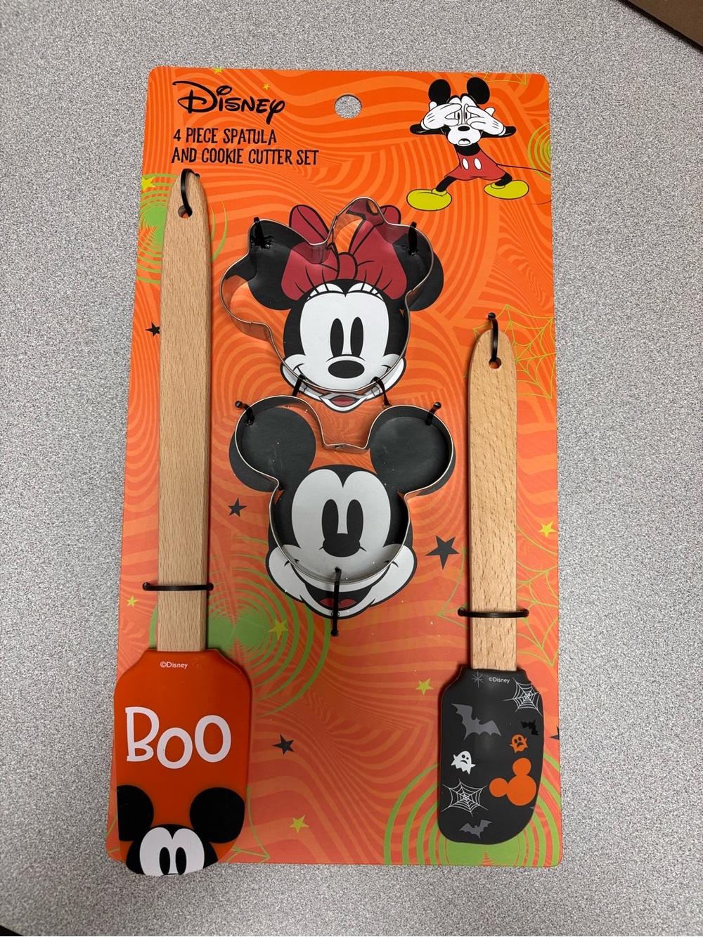 Disney 4 piece spatula and cookie cutter set